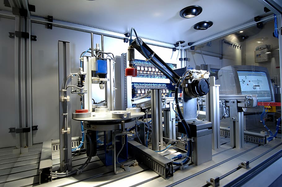 Maquinaria Industrial y Mecal: Innovación en la Industria Manufacturera 1 Maquinaria Industrial y Mecal: Innovación en la Industria Manufacturera